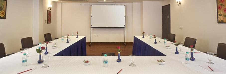 Hotel Wti Airport Grand Delhi 新德里 外观 照片