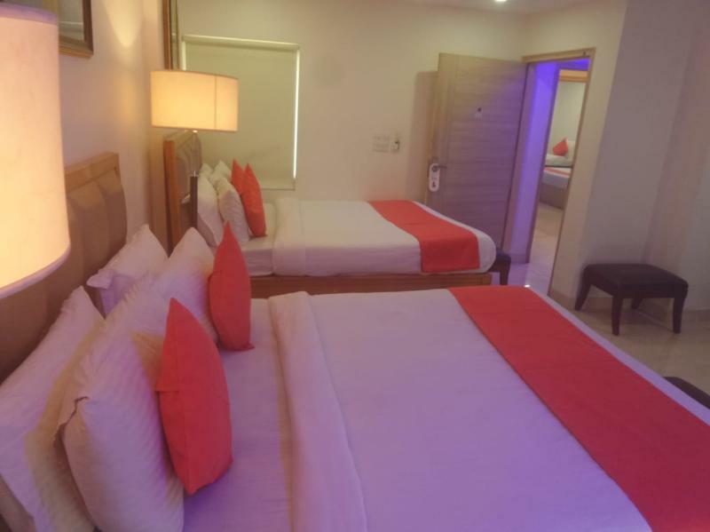 Hotel Wti Airport Grand Delhi 新德里 外观 照片